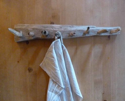 Hakenleiste aus Treibholz